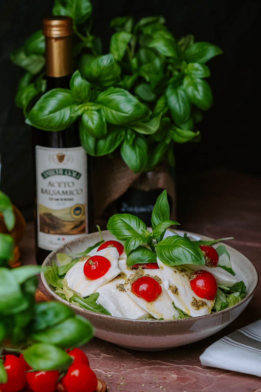 Salată Bufala cu roșii cherry și mozzarella di bufala
