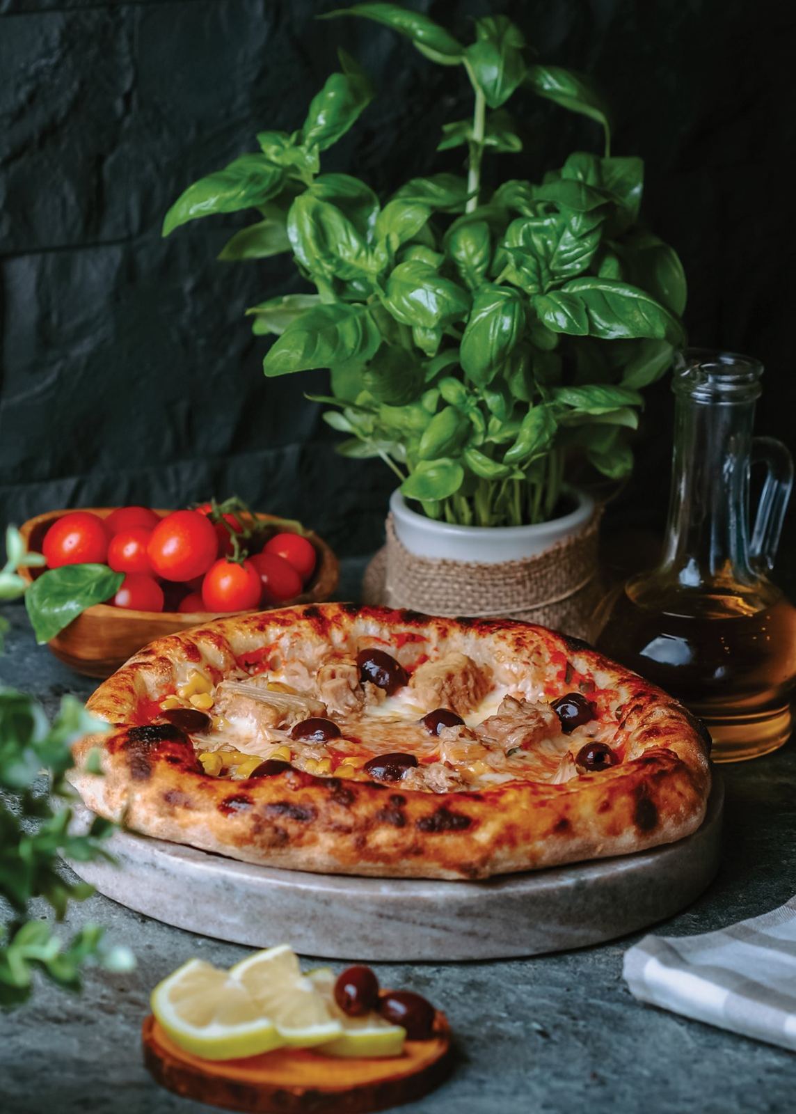 Pizza Tonno e Cipolla cu ton, porumb și măsline kalamata